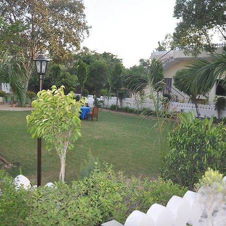 Hotel Eagle Nest Bharatpur Extérieur photo