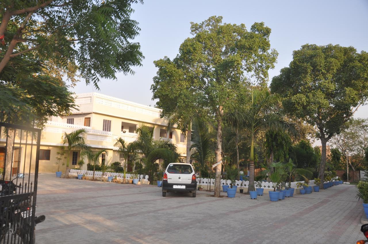 Hotel Eagle Nest Bharatpur Extérieur photo
