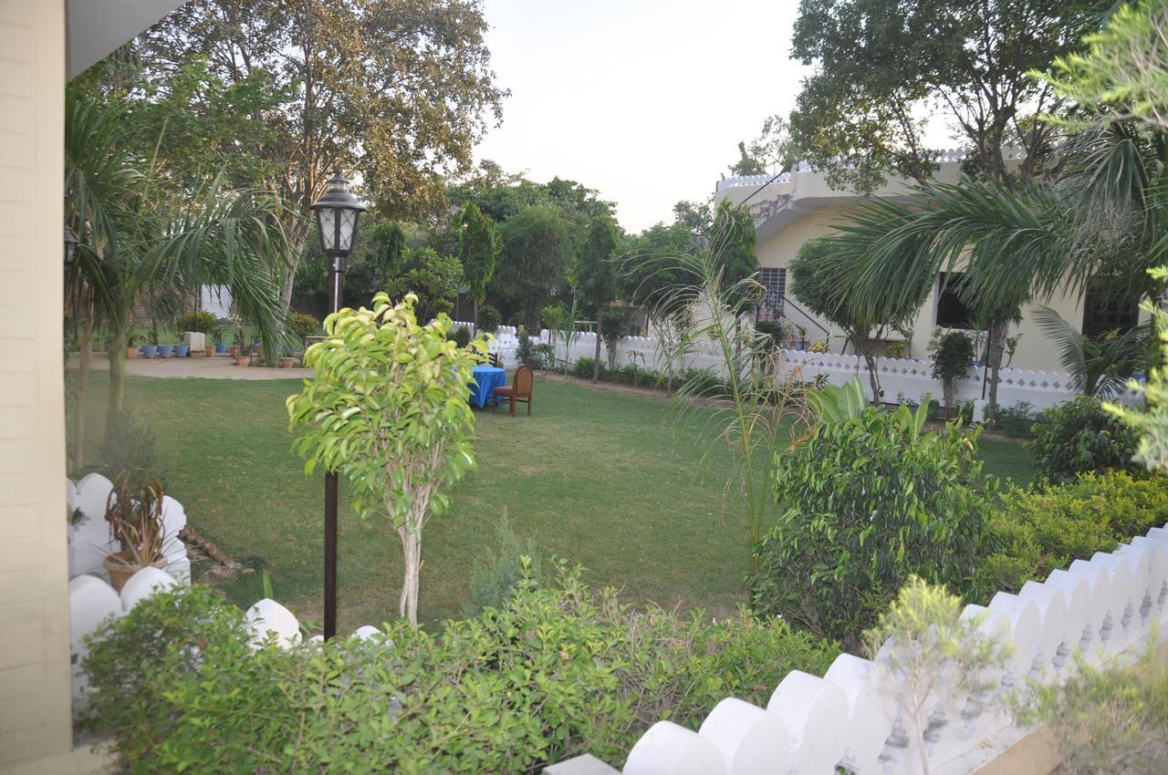 Hotel Eagle Nest Bharatpur Extérieur photo