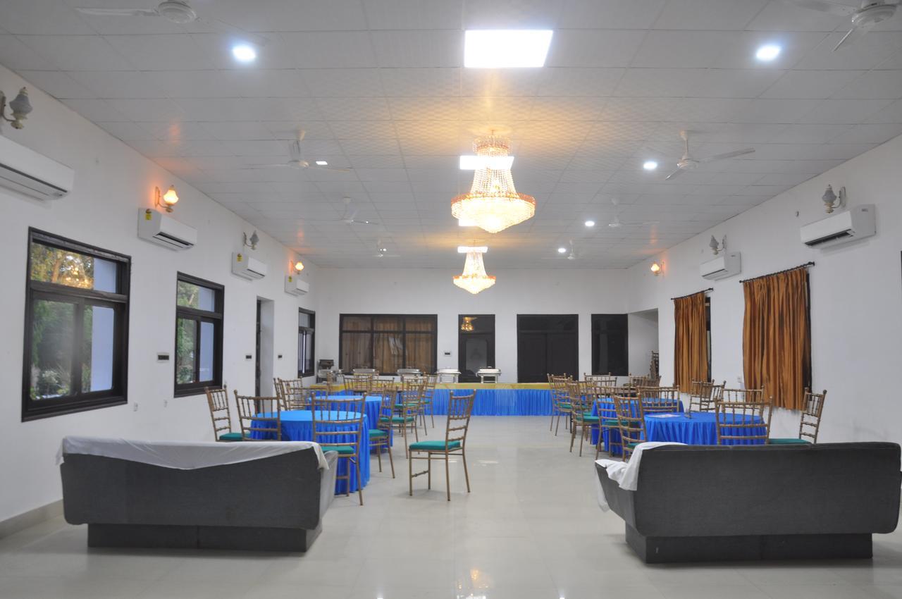 Hotel Eagle Nest Bharatpur Extérieur photo