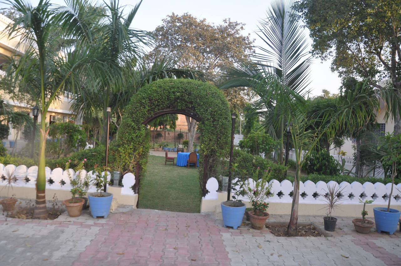 Hotel Eagle Nest Bharatpur Extérieur photo